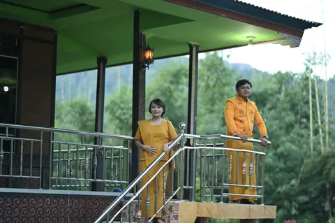 Foto sampul undangan Elwin & Rini