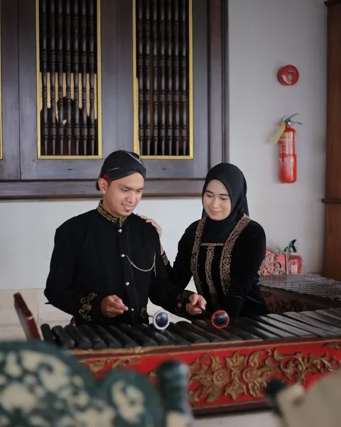 Foto sampul undangan Siti & Bayu