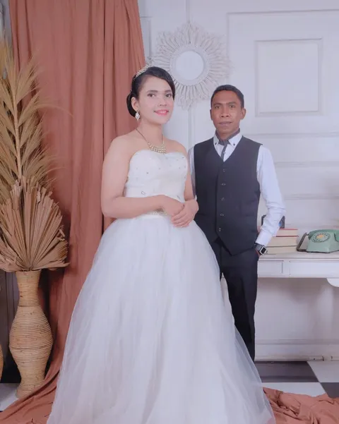 Foto sampul undangan Helvi Listin Ritonga & Ritwan Yuwantho