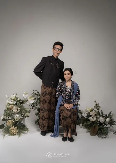 Foto sampul undangan Vialli & Anis