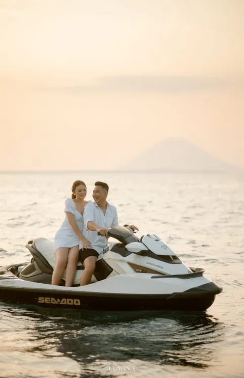 Foto sampul undangan Tari & Brian