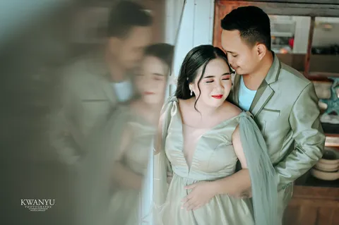 Foto sampul undangan Ella & Jewel