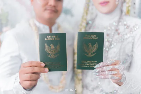 Foto sampul undangan Edi & Riska
