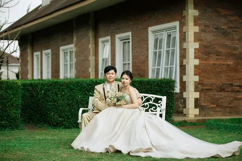 Foto sampul undangan Feny & Christian