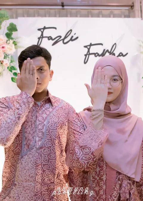 Foto sampul undangan Farha & Fazli