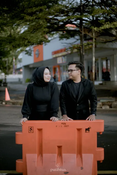 Foto sampul undangan Iman & Indri