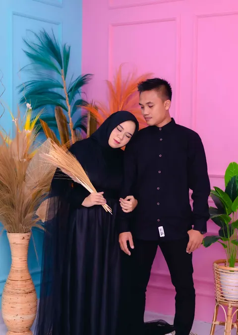 Foto sampul undangan Ari & Liviya