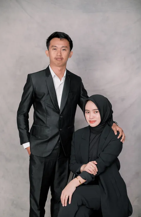 Foto sampul undangan Ryndi & Adrian