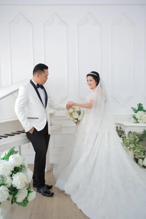 Foto sampul undangan Kristin & Nasrul