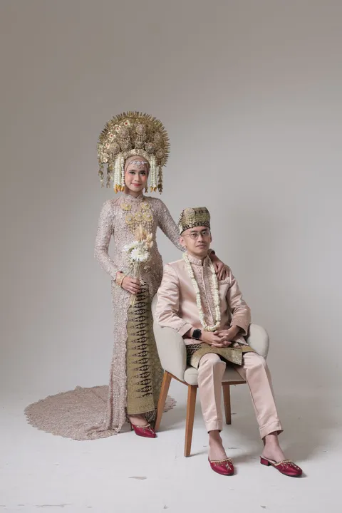 Foto sampul undangan Rieva & Okta