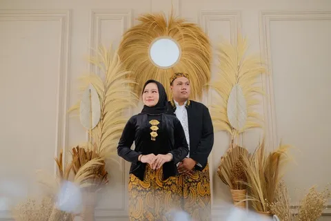 Foto sampul undangan Ayto & Sholekhah